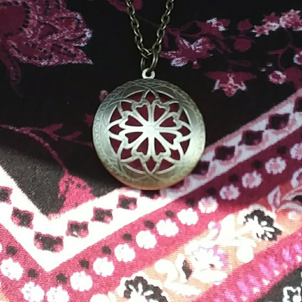 New! Essential Oil Diffuser Necklace